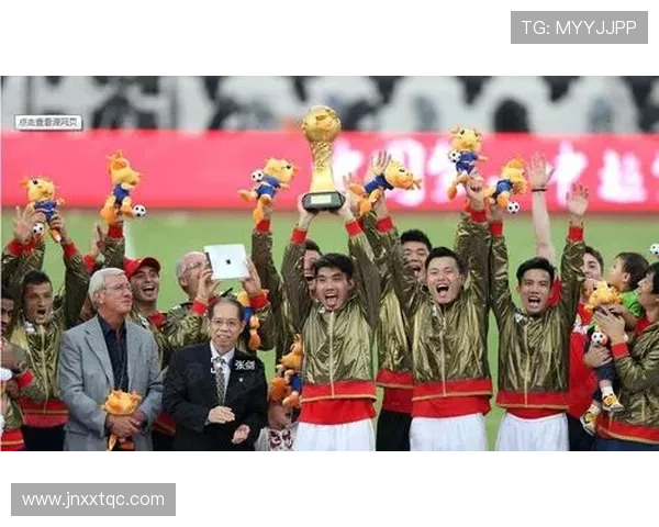 中超历史回顾：见证足球盛宴与传奇瞬间的十年旅程与发展分析