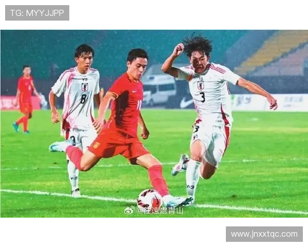 中国足球决战日本